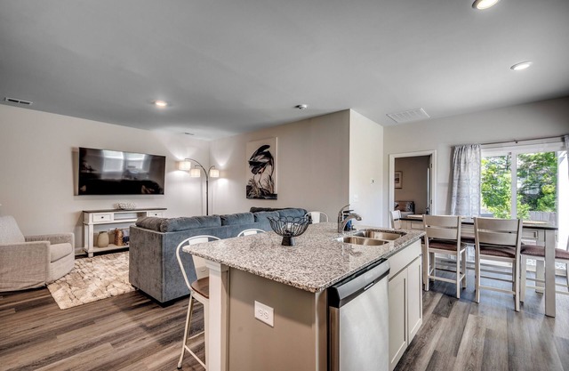 Spacious Townhouse close to Beach and North Myrtle Beach Parks and Recreation