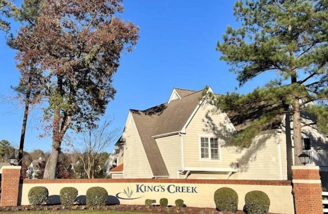 Spacious unit Townhome. 2 beds, 2 baths #2