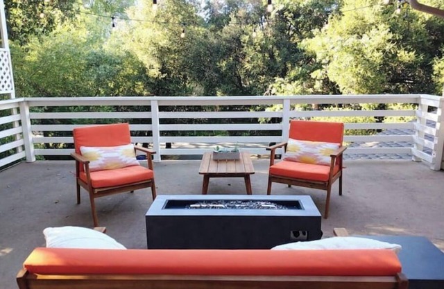 Spacious Wine Country Retreat Prime Location