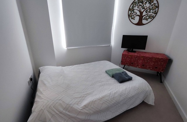 Spare Bedroom, Wembley Stadiumn