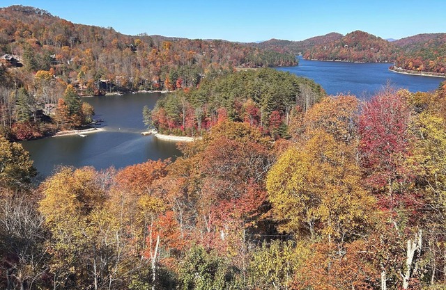 SPARKLING WATERS RETREAT! BIG Lake Glenville, lake and mtn views!nCLOSE TO TOWN