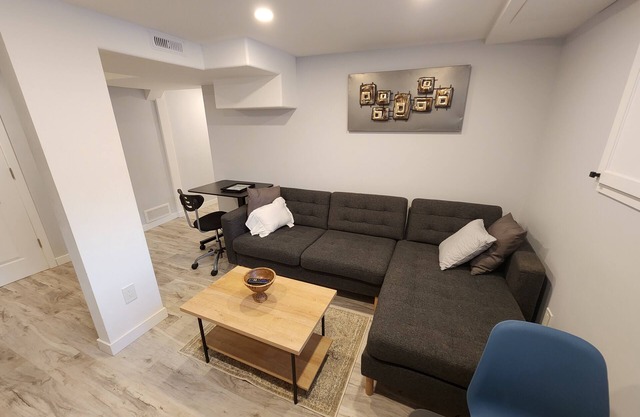 Sparkly Basement Apartment - 1 BR