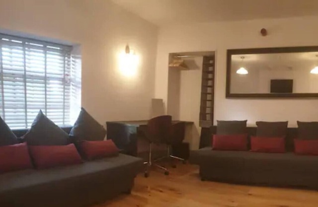 Sparks - Family Suite in Canalside Guesthouse