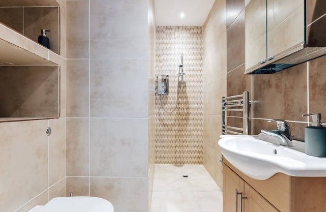 Special Basement Apartment close to the meadows