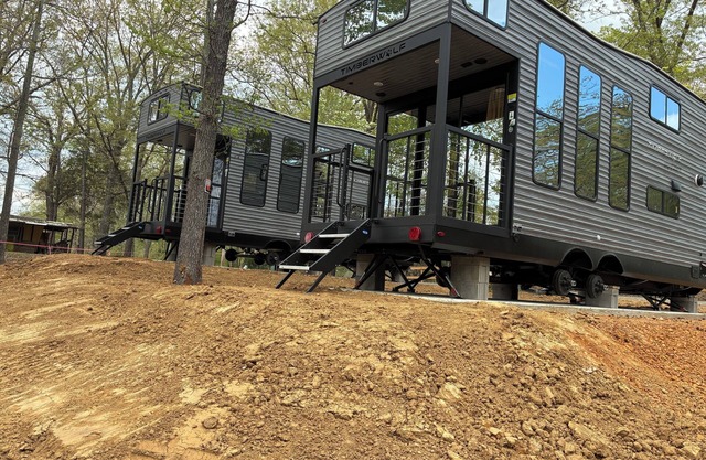 Special Place Short Term Rental Kentucky Lake - RV/Tiny Houses Springville TN