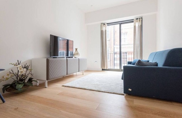 Spectacular 2 Bedroom in Trafalgar Sq