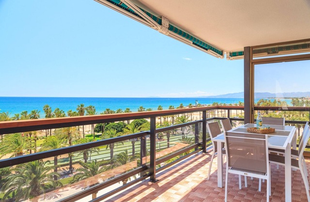 Spectacular Apartment in the heart of Paseo Jaime I - UHC ANAGABU (Only families)