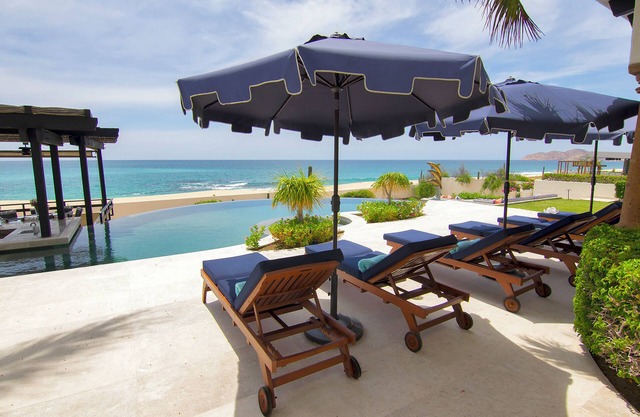 Spectacular Estate Close to Beach, 7 Bedrooms, Gorgeous Villa!