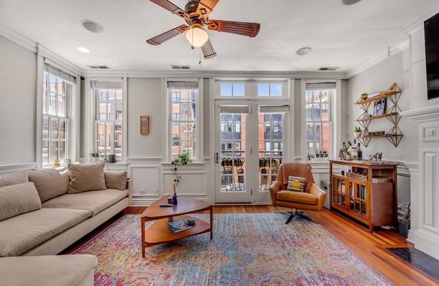 Spectacular Lakeview Condo 1Bd w/Office & Parking by AllSet Turnover