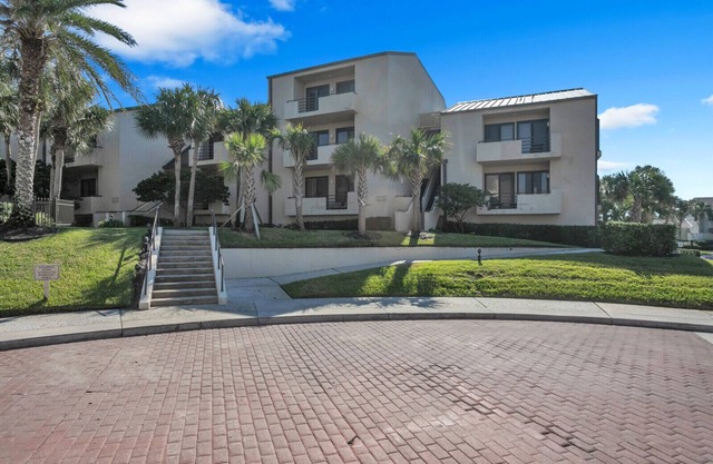 Spectacular Oceanfront Condo