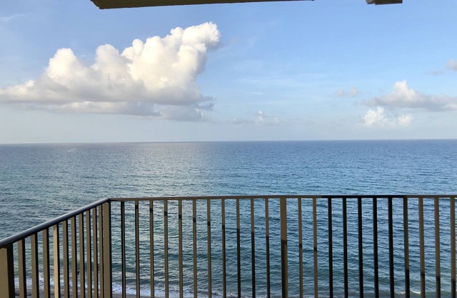 Spectacular ocean views, Beach Front Condo - Hutchinson Island, Jensen Beach, FL