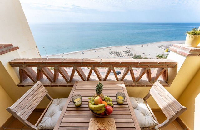 Spectacular sea views parking and pool