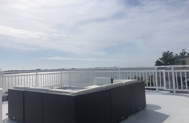 Spectacular 5BR/4 bath Bayfront - newly renovated - North end of LBI