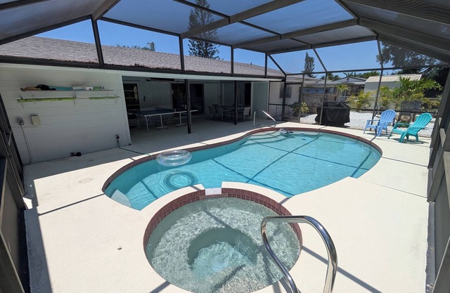 Splash Oasis - 3BR, 6 Beds, Heated Pool, Spa, BBQ Grill, Ping Pong, Near Beaches