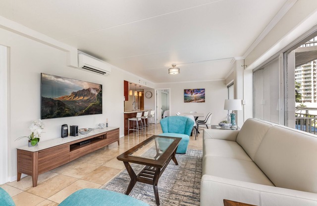 Splendid 2BD w/One FREE Parking