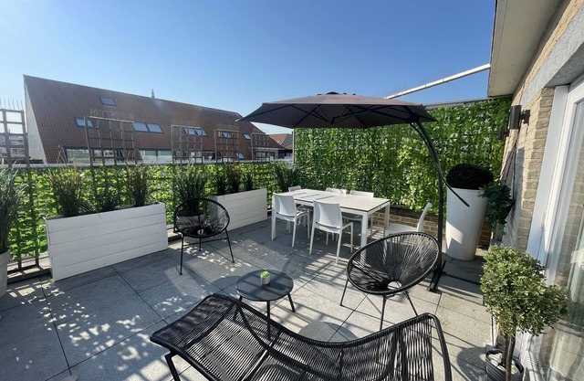 Splendid Penthouse Knokke center for 4 people with 2 large terraces
