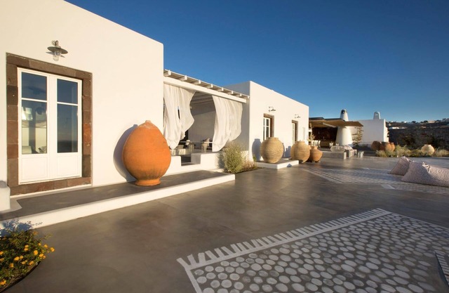 Splendid Santorini Residence | Villa Beatrix | 5 Bedrooms | Private Infinity.