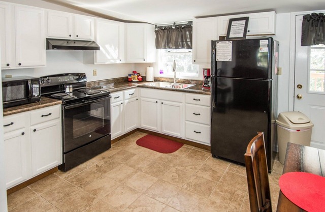 Spotless and Cozy.just 6.5 miles from the Kentucky Horse Park.