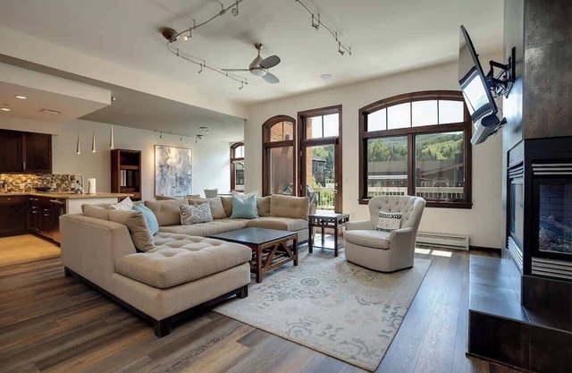 Sprawling Condo | Central Downtown | Summer A/C