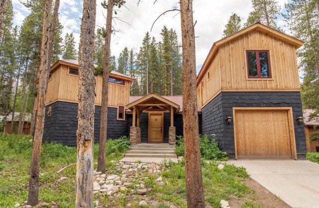 Spring Haven Home: Gorgeous, Dog Friendly