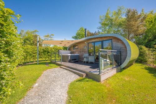 Spring Wood Luxury Pod with Hot Tub at Fell View Park Kirkby Lonsdale