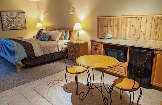 Springbrook Inn Cedar Trail