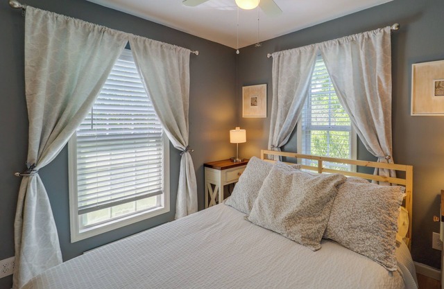 Spruce Pine Studio Near Blue Ridge Parkway!