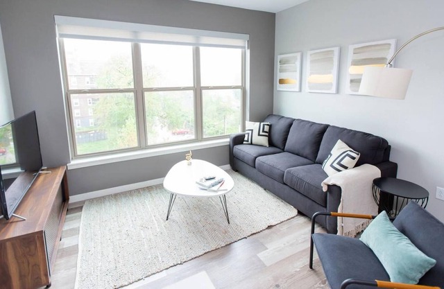 St. Louis | Dreamy 2BD/2BA Forest Park Apartment