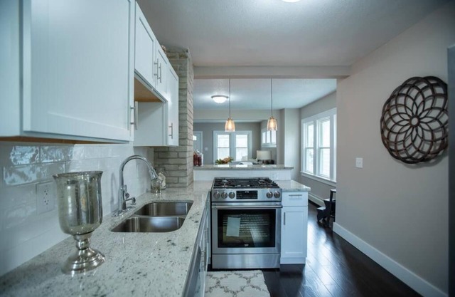 St Paul Charm, Close to Airport and Highland Park