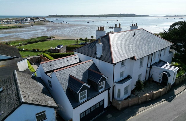 Staithe End - a brand new first floor apartment with stunning views over Mudeford Quay