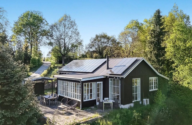"Stamen" - 2.5km from the sea by Interhome