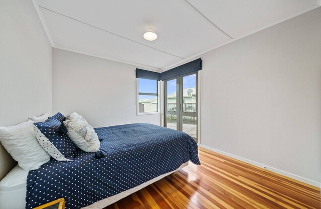 Stanley on Park - Waitārere Beach Holiday Home