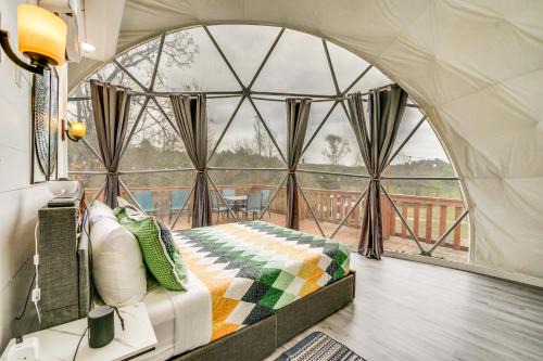 Star View Dome Broken Bow Gem Hot Tub and Deck!
