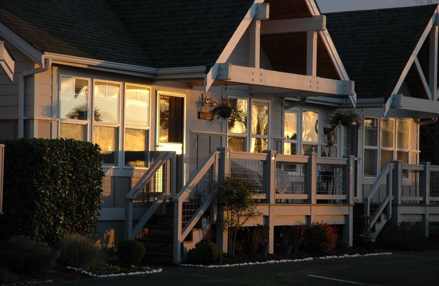 Starfish, a seaside cottage by the bay.