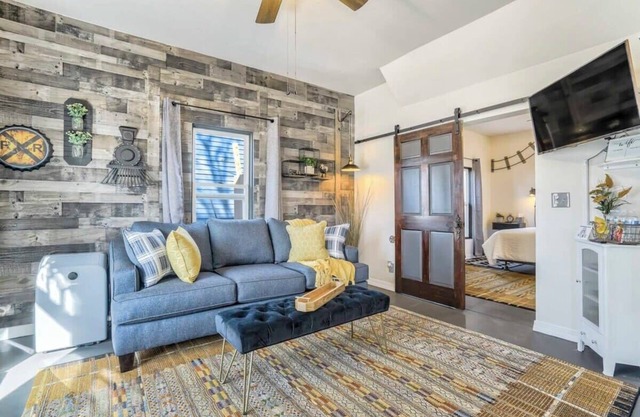 Station 130! Cozy Downtown Home w/Fire Pit