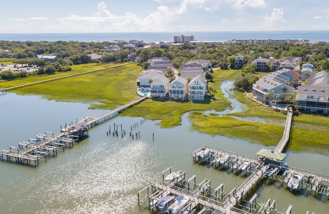 Stay at Sail Away - Riverfront Views