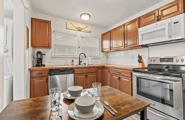 Stay in a newly renovated home in the heart of Dtown Lexington