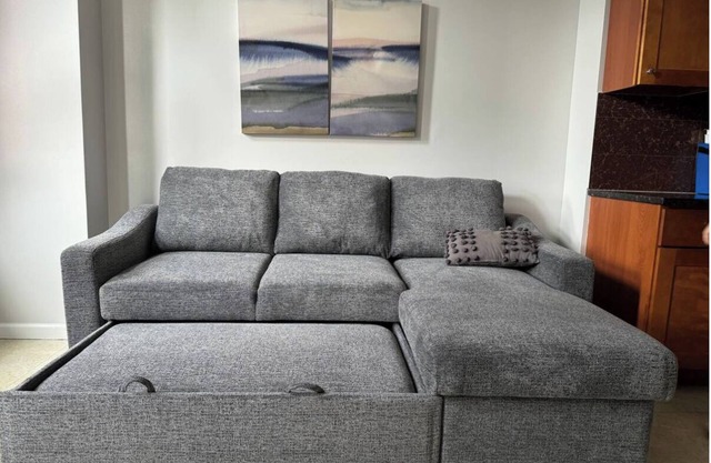 Stay in style in this wonderful 2bd apartment