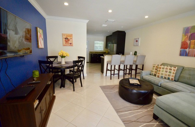 Stay Near Deerfield Beach Pier, Enjoy Our Cozy 1-bedroom Apartment