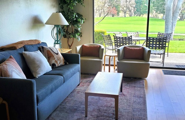 Stay near golf paradise, at Silverado Resorts