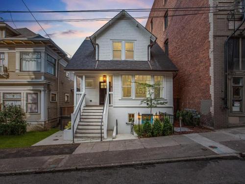 Stay Portland - Elegant World's Fair 4BR Home 97 WalkScore