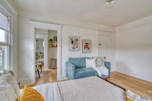 Stay Portland - The Bohemian Bungalow on Broadway - 94 WalkScore