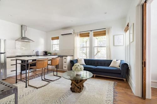 Stay Portland - The Câlin Suite - Posh Local Boutiques & Eateries