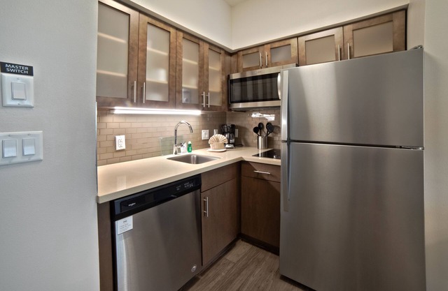 Staybridge Suites Houston - Humble Beltway 8 E by IHG