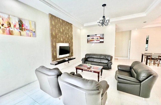 Staycation Homestay 6 BDC Landed House Kuching