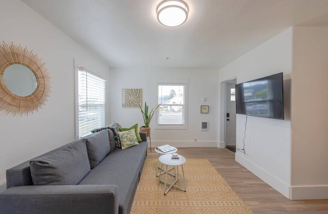 #StayInMyDistrict Cypress Cottage Coos Bay