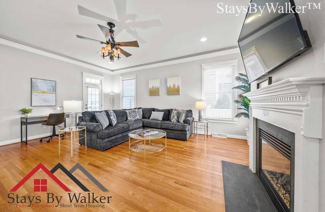 StaysByWalker 4BR Home - King Beds! Yard! Garage!