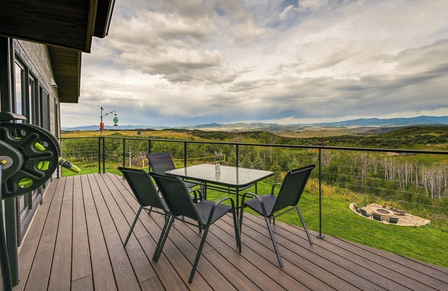 Steamboat Springs Apt w/Views, 15 Mi to Skiing!