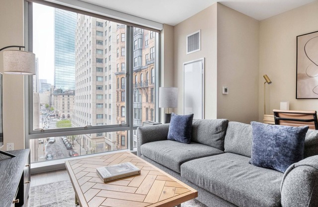 Stellar Back Bay Studio w/Gym & W/D, nr Restaurants, by Blueground
