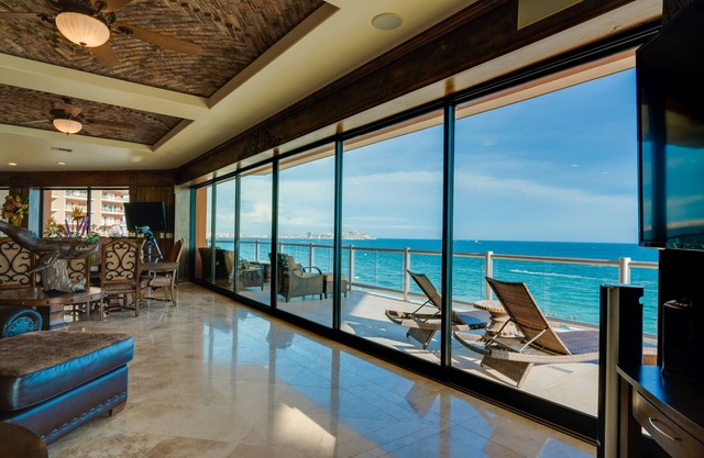 Stellar Las Palomas 4 bedroom Phase 2 oceanfront condo! Great for large families
